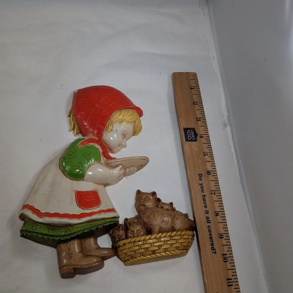 Vintage 1977 Homco Wall Plaques 7495 A B Girls with Puppy and Kittens Set of 2